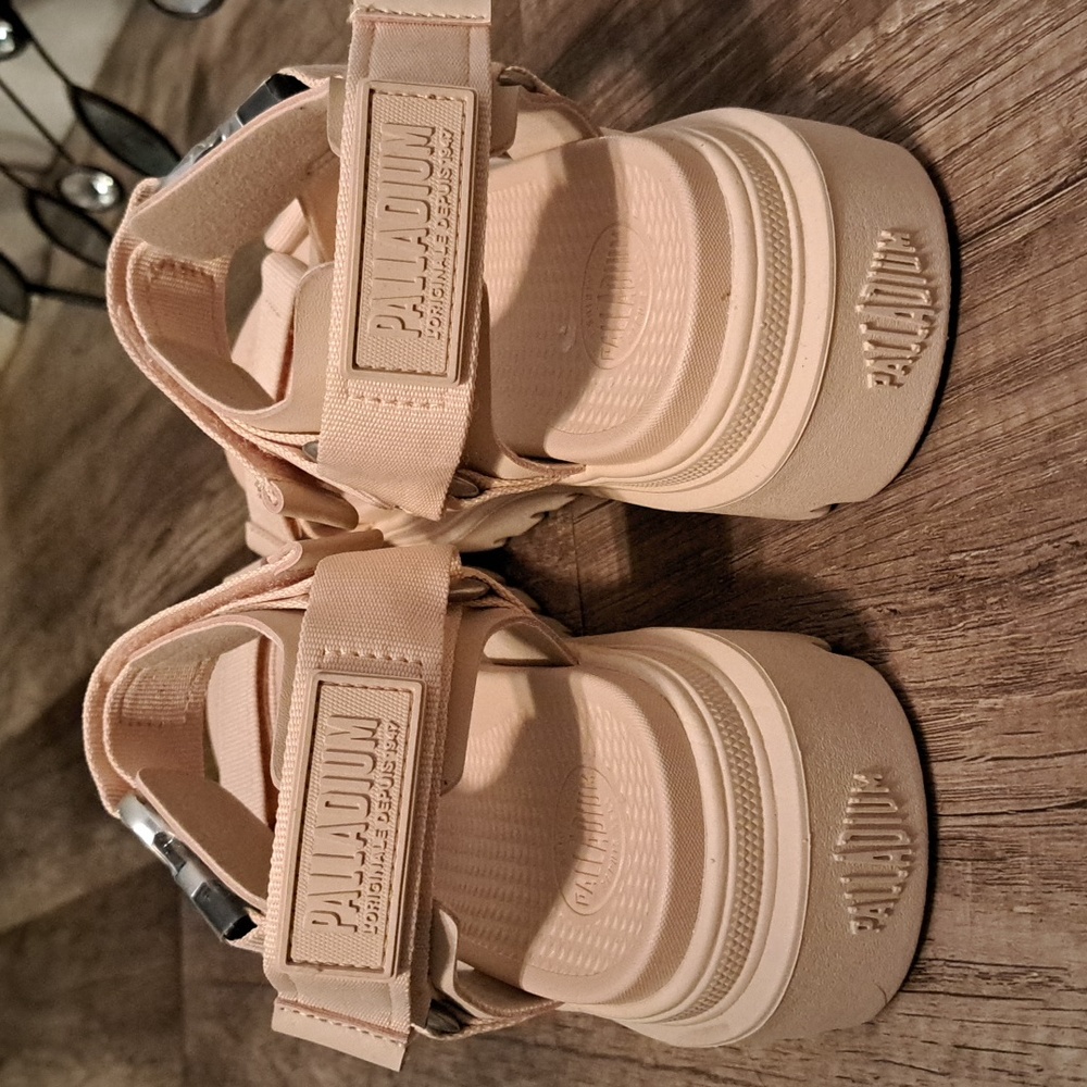 NWOT Palladium Revolt Womens Sandal Chunky Sole - Picture 4 of 8